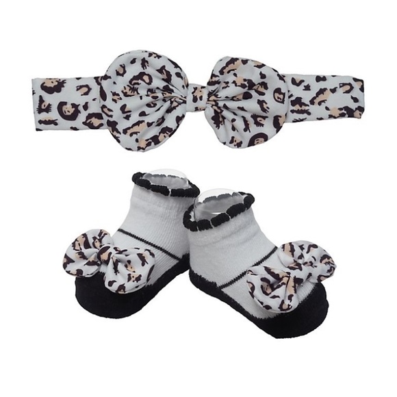 🆕So 'dorable Leopard Headband and Bootie Set - Picture 2 of 5